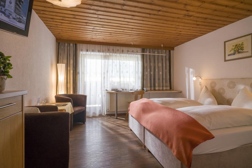 Hotel Eckartauerhof Mayrhofen Buitenkant foto