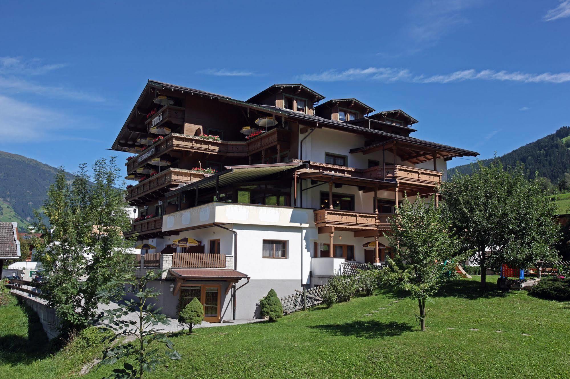 Hotel Eckartauerhof Mayrhofen Buitenkant foto